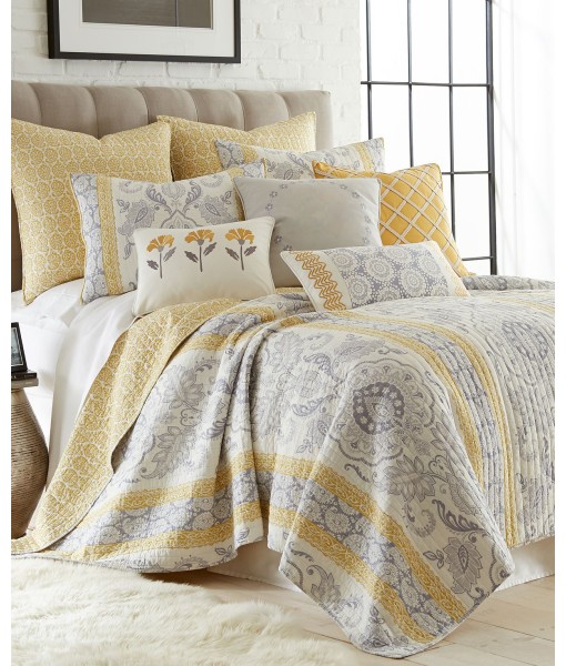 St. Claire Damask Reversible Quilt Set  Twin